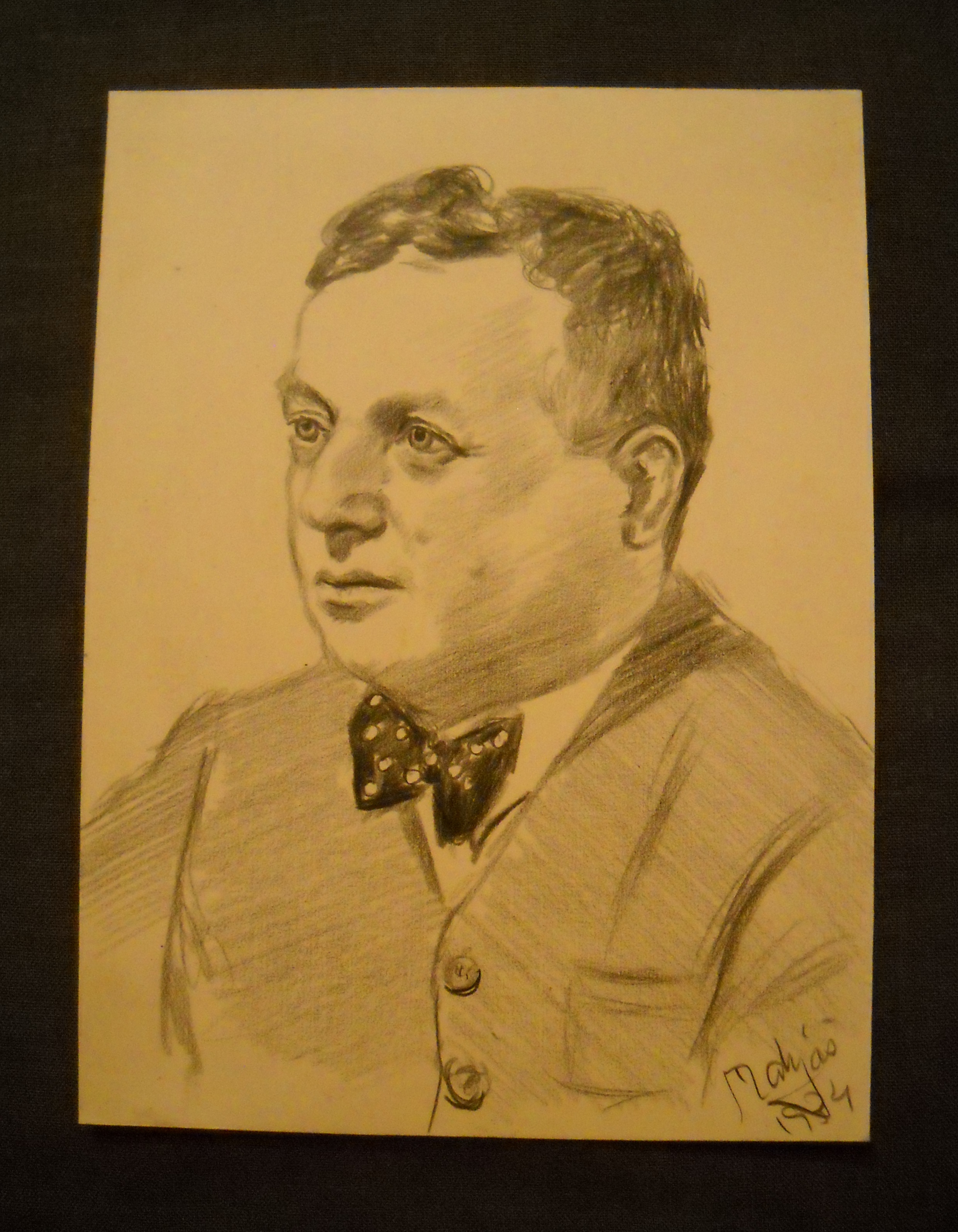 Drobný výtvarný list - portrét kresba tužkou - signováno Matyáš 1934