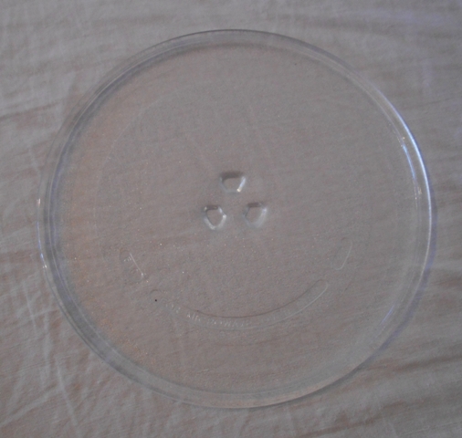 Talíř do mikrovlnné trouby - průměr 25,5 cm hnaný bez výstupků - POUŽITÝ