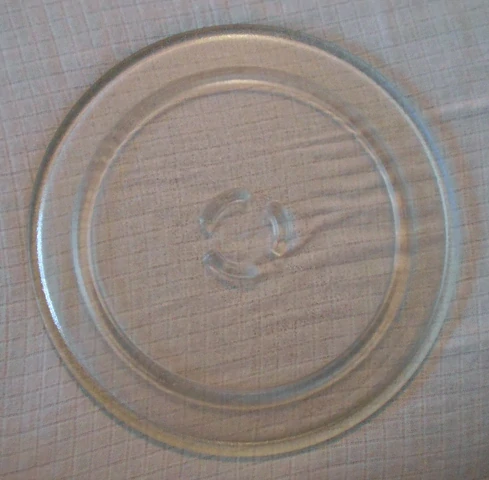 Talíř do mikrovlnné trouby - průměr 32,5 cm nehnaný s výstupky - POUŽITÝ