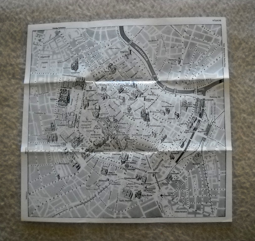Mapa - Plán města Vídeň - černobílý s kreslenými památkami