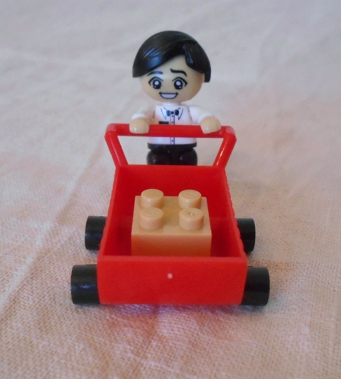 Dětská figurka - Lego - panáček s červeným vozíčkem - 4,5 cm