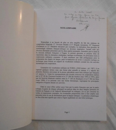 Tématický obrázkový slovník vojenské terminologie česko-francouzský - 1996