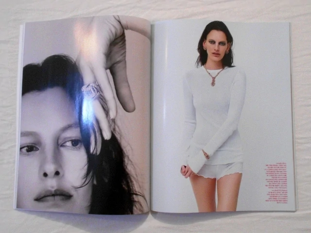 Magazín Vogue Time & Gem Korea June 2026 No. 359 - 보그 코리아 - korejsky