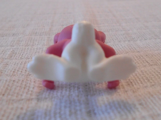 Dětská figurka - Růžový králík Kinder Joy 2024 - 4 cm neúplný/bez pytle
