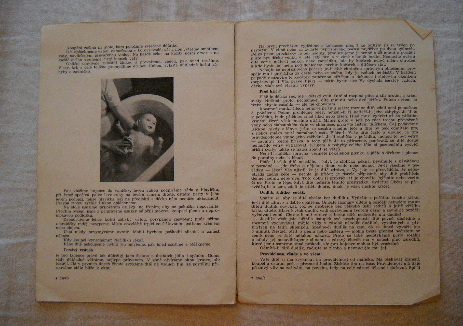 Zdravotnická brožura Do prvních dnů nového života - 1951