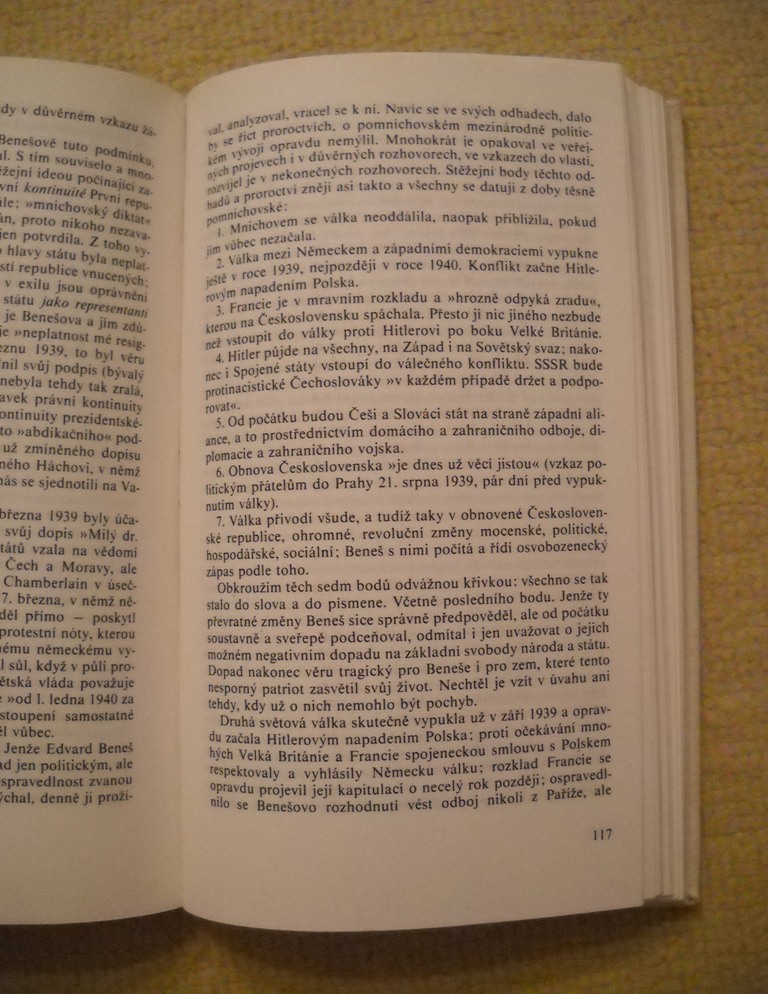 Pavel Tigrid - Kapesní průvodce inteligentní ženy po vlastním osudu - 1990