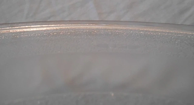 Talíř do mikrovlnné trouby - průměr 31,5 cm hnaný - POUŽITÝ