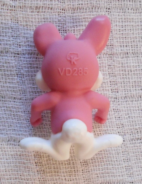 Dětská figurka - Růžový králík Kinder Joy 2024 - 4 cm neúplný/bez pytle