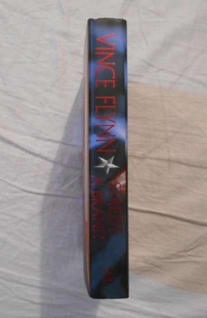 Vince Flynn - Střežit a bránit - 2009