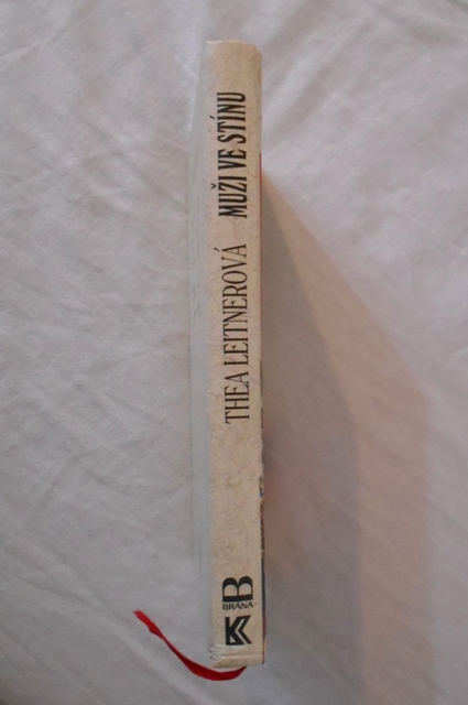 Thea Leitnerová - Muži ve stínu - 1997