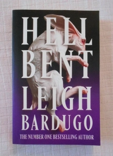Leigh Bardugo - Hell Bent - 2024 anglicky ( s výrobní vadou )