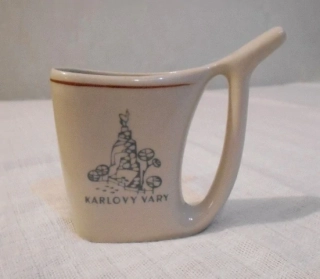 Lázeňský kalíšek Karlovy Vary Jelení skok - 9 x 10 x 3 cm glazovaný s násoskou