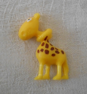 Dětská figurka - žirafa s uzlem na krku - 4 cm