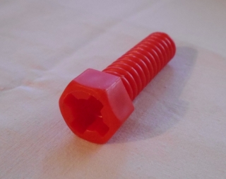 Plastový šroub červený 5 x 1,4 cm - náhradní plastový díl ke stavebnici