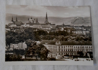 Pohlednice Olomouc celkový pohled 1951 - černobílá vypsaná