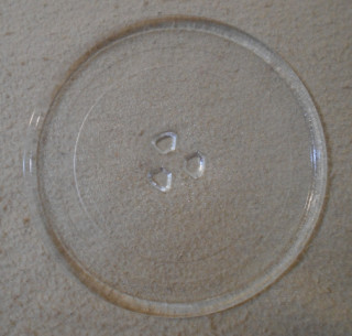 Talíř do mikrovlnné trouby - průměr 24,5 cm hnaný bez výstupků - POUŽITÝ
